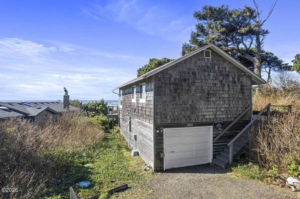 1424 SW SEAWOODS TER, Waldport, OR 97394