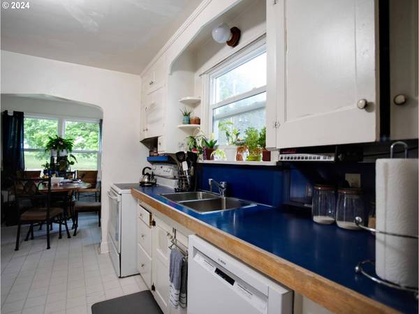 16600 SE BAXTER RD, Gresham, OR 97080