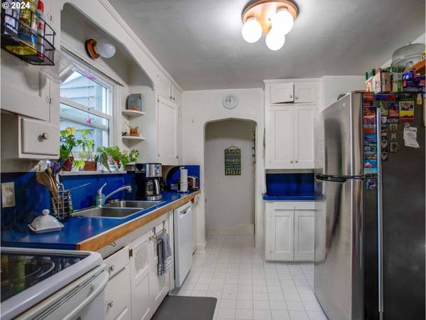 16600 SE BAXTER RD, Gresham, OR 97080