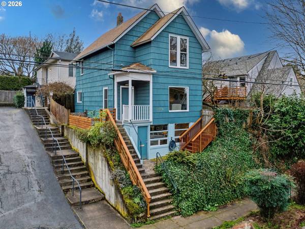 2220 SE YAMHILL ST, Portland, OR 97214