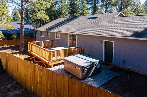 17064 Sacramento RD, Bend, OR 97707