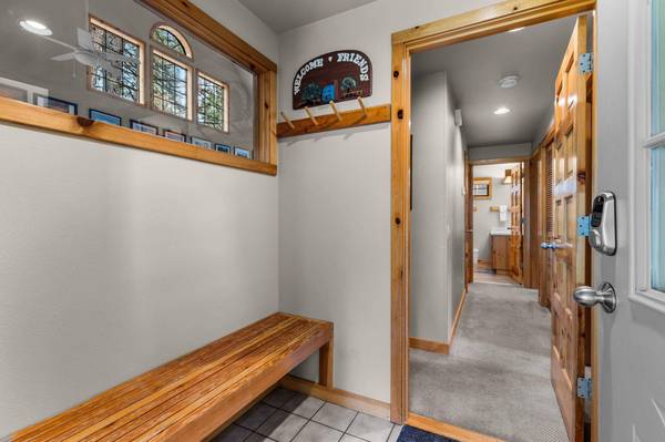 57505 Circle 4 Cabin RD #29, Sunriver, OR 97707