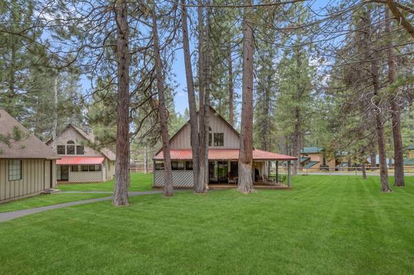 57505 Circle 4 Cabin RD #29, Sunriver, OR 97707