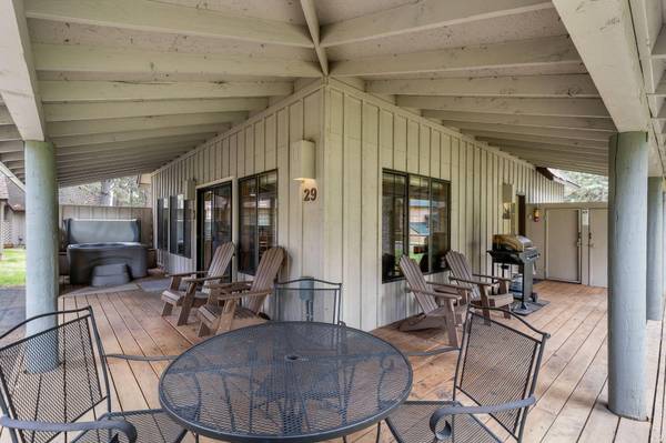 57505 Circle 4 Cabin RD #29, Sunriver, OR 97707