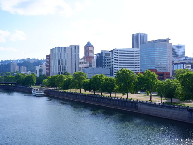 Portland, Oregon skyline along the Willamette River