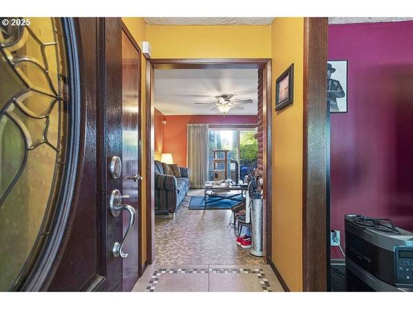 205 NE 160TH AVE, Portland, OR 97230