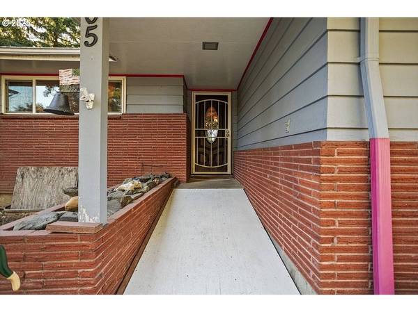 205 NE 160TH AVE, Portland, OR 97230