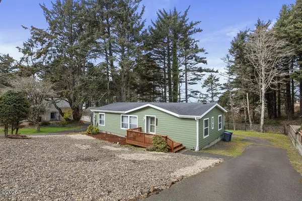 1935 NW 39th ST, Lincoln City, OR 97367