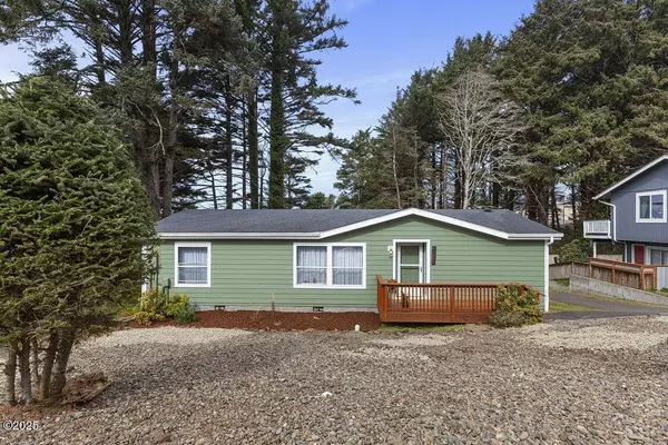 1935 NW 39th ST, Lincoln City, OR 97367