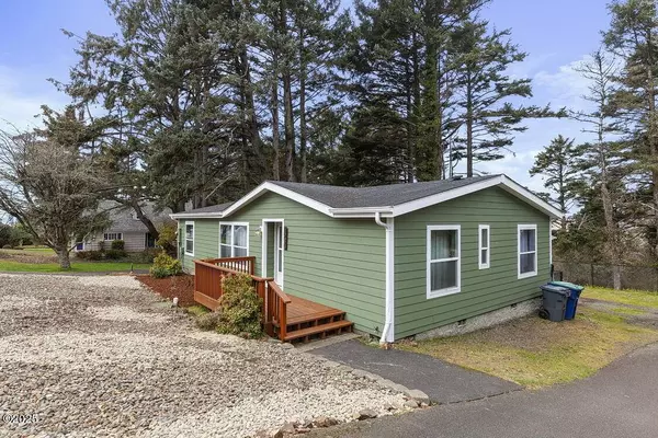 1935 NW 39th ST, Lincoln City, OR 97367