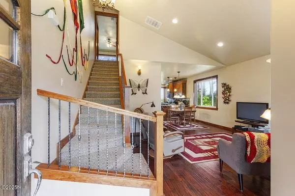 3117 NW Neptune AVE, Lincoln City, OR 97367