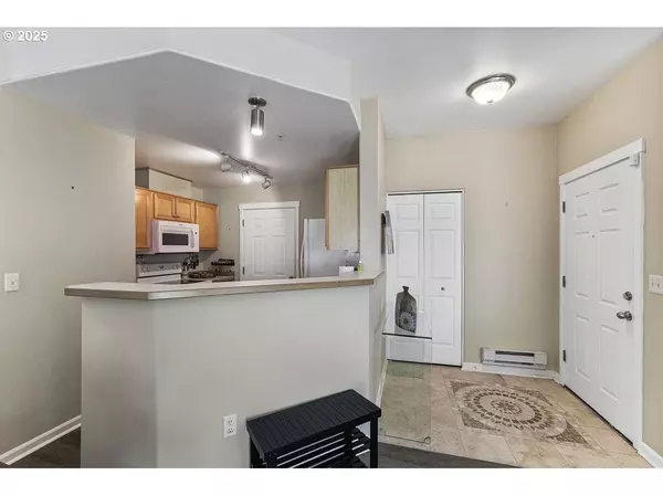 13706 SW HALL BLVD #1, Portland, OR 97223