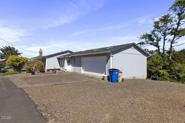 45 Heiberg ST, Depoe Bay, OR 97341