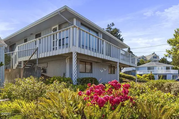 45 Heiberg ST, Depoe Bay, OR 97341