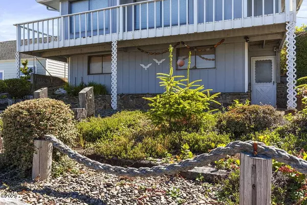 45 Heiberg ST, Depoe Bay, OR 97341