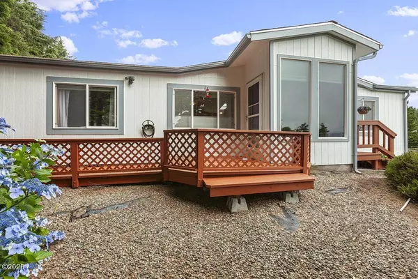 5689 NE Windmill DR, Newport, OR 97365