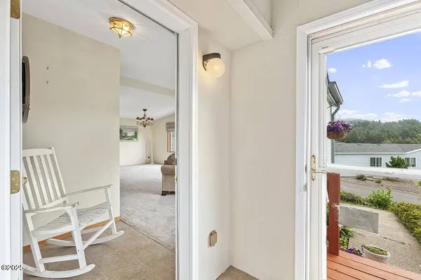 5689 NE Windmill DR, Newport, OR 97365