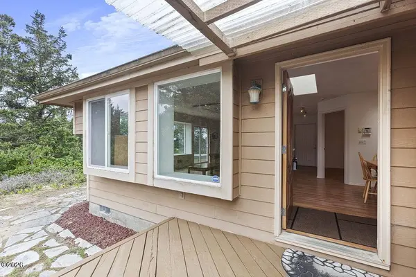 5943 NW PACIFIC COAST HWY HWY, Seal Rock, OR 97376
