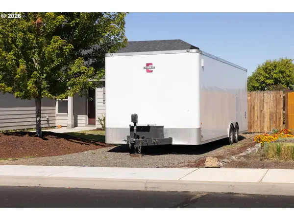 2721 NE 6TH DR, Redmond, OR 97756