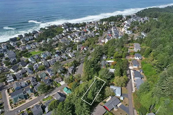 2734 SW Dune CT, Lincoln City, OR 97367