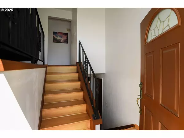 2085 NW 14TH ST, Gresham, OR 97030