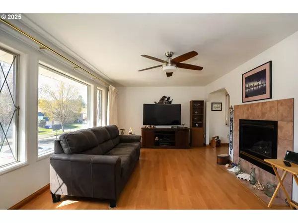 2085 NW 14TH ST, Gresham, OR 97030