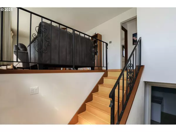 2085 NW 14TH ST, Gresham, OR 97030