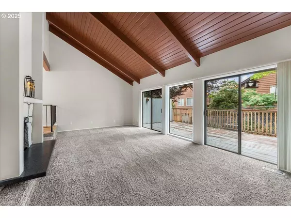 2105 NE 136TH AVE, Vancouver, WA 98684