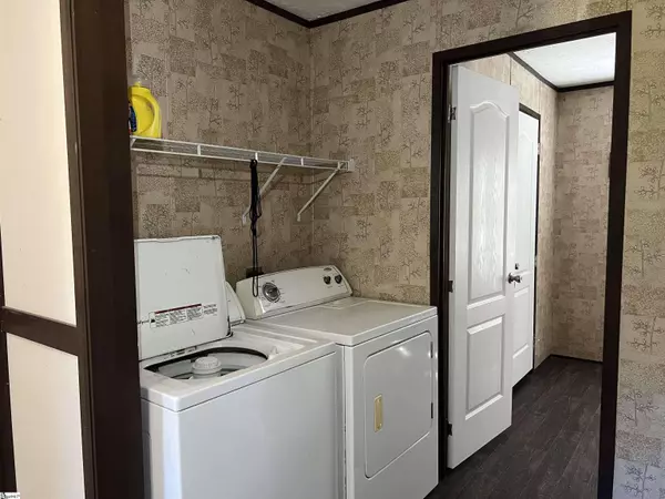 76 Log Cabin Drive, Ware Shoals, SC 29692