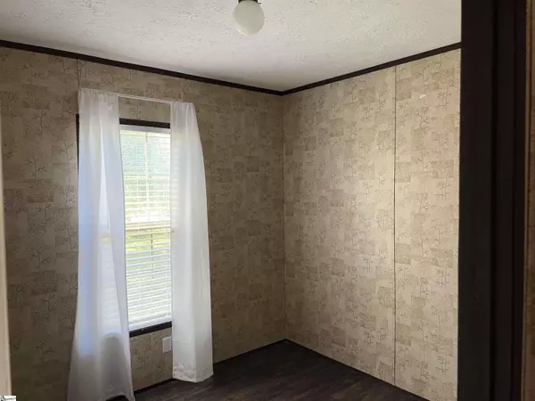 76 Log Cabin Drive, Ware Shoals, SC 29692