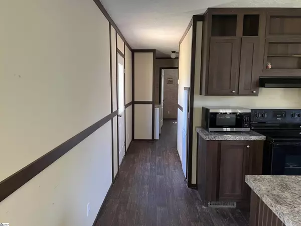 76 Log Cabin Drive, Ware Shoals, SC 29692