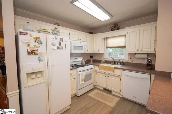 1 Tearose Lane, Simpsonville, SC 29681