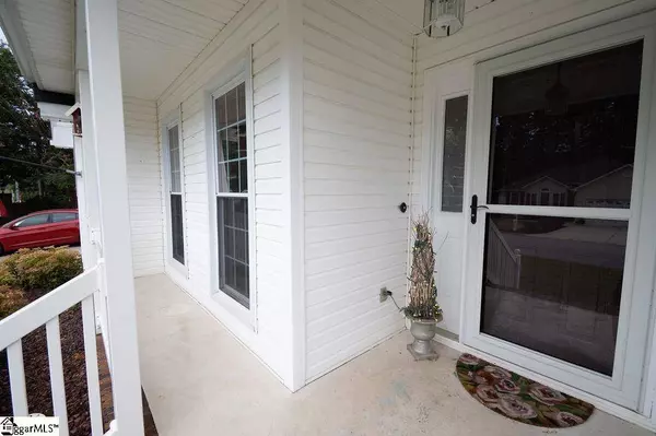 1 Tearose Lane, Simpsonville, SC 29681