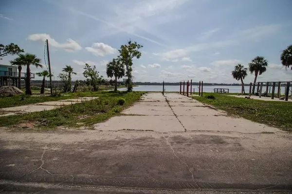 20960 Marina Rd, Perry, FL 32348