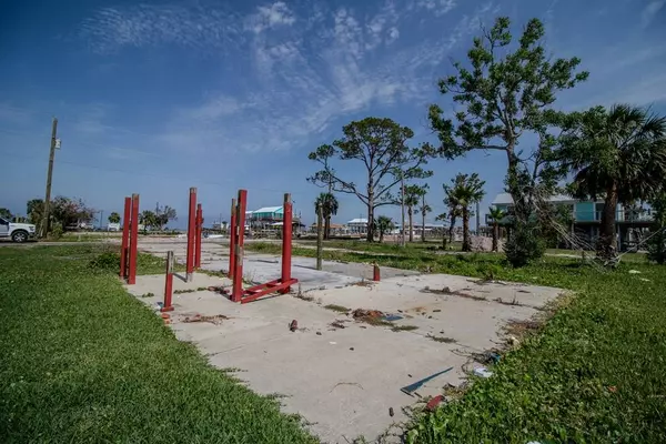 20960 Marina Rd, Perry, FL 32348