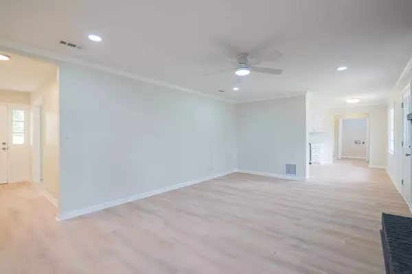 2432 Meadowbrook DR, Valdosta, GA 31602