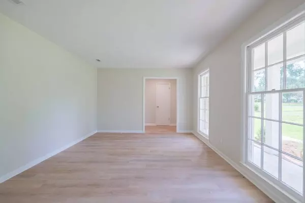 2432 Meadowbrook DR, Valdosta, GA 31602