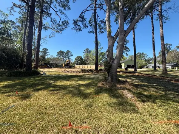 2214 Oakgrove Circle, Valdosta, GA 31602