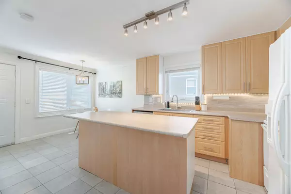 Toronto, ON M1M 2E4,18 Adanac Dr