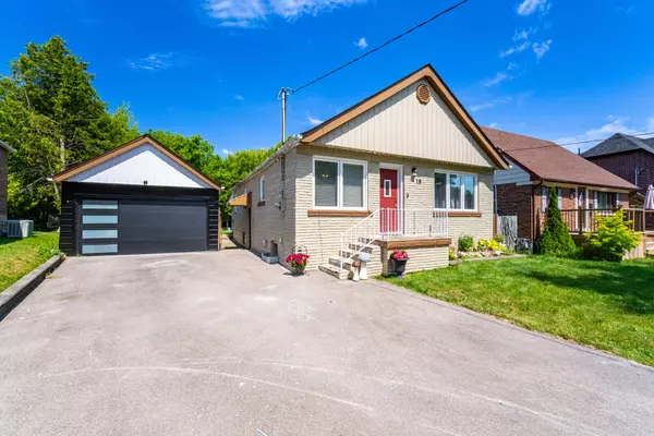 Toronto, ON M1M 2E4,18 Adanac Dr