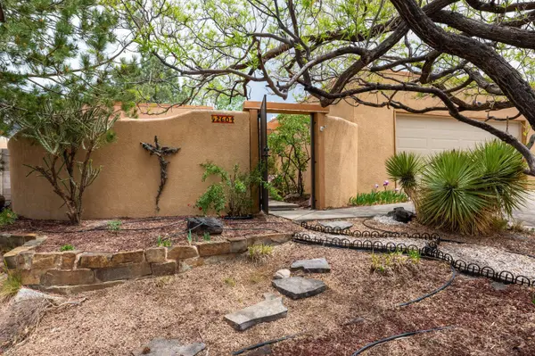 2604 Nakomis DR NE, Albuquerque, NM 87112