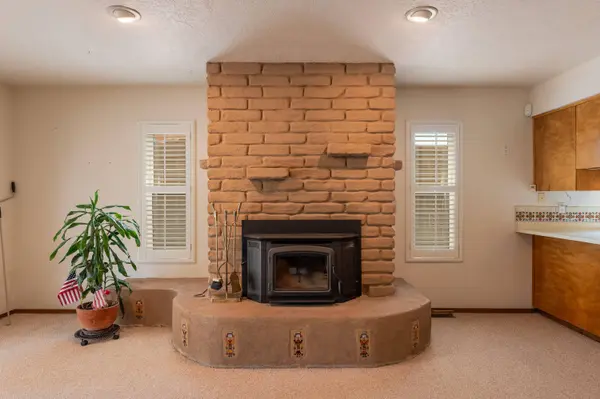 2604 Nakomis DR NE, Albuquerque, NM 87112