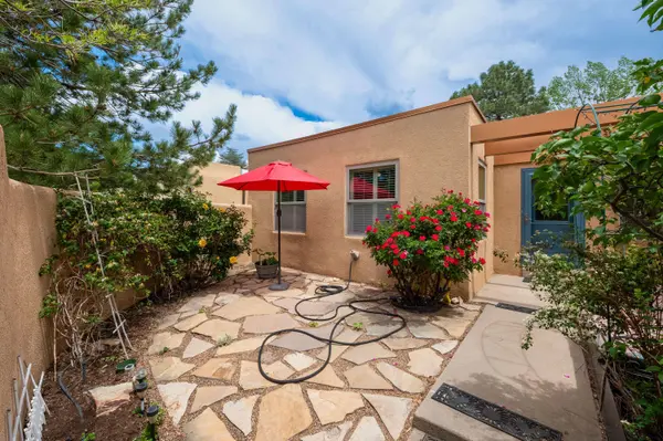 2604 Nakomis DR NE, Albuquerque, NM 87112