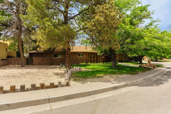 1815 NEWTON PL NE, Albuquerque, NM 87106