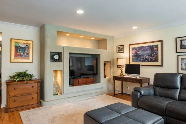 7601 GLADDEN AVE NE, Albuquerque, NM 87110