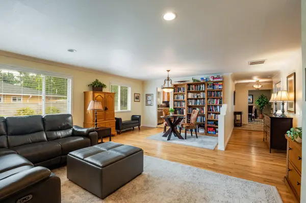 7601 GLADDEN AVE NE, Albuquerque, NM 87110