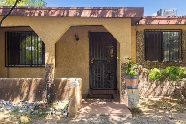 2249 RAYMAC RD SW, Albuquerque, NM 87105