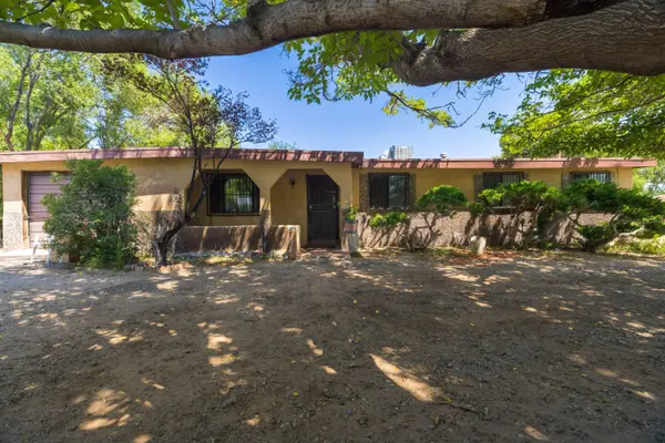 2249 RAYMAC RD SW, Albuquerque, NM 87105