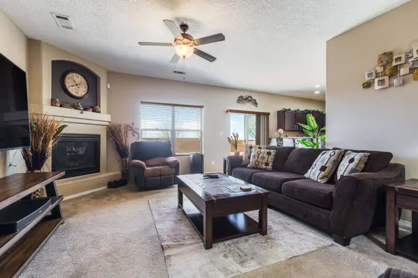 1739 Man O War ST SE, Albuquerque, NM 87123
