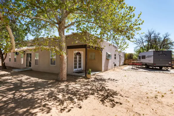 5417 Chapel DR NW, Albuquerque, NM 87114